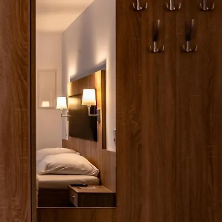 Zur Dachsbaude Motel Wandlitz