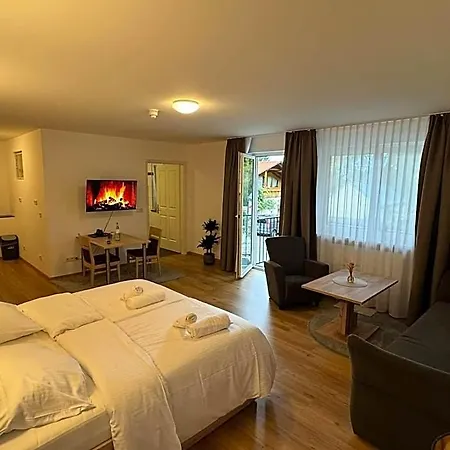 Zur Dachsbaude 3*