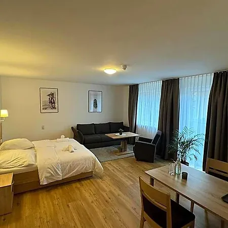 Zur Dachsbaude 3*